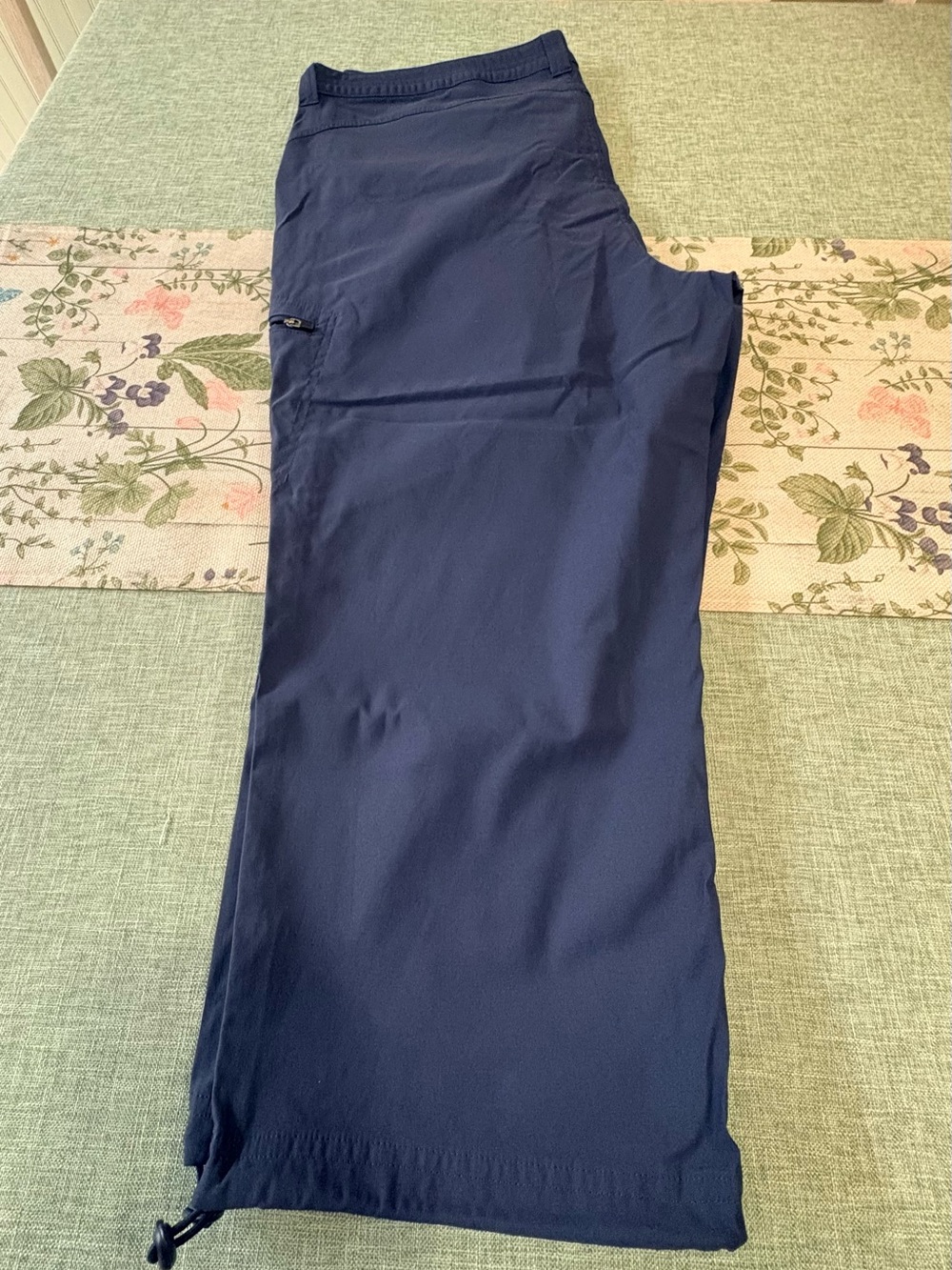 Eddie Bauer Rainer Capris - Picture 4 of 4